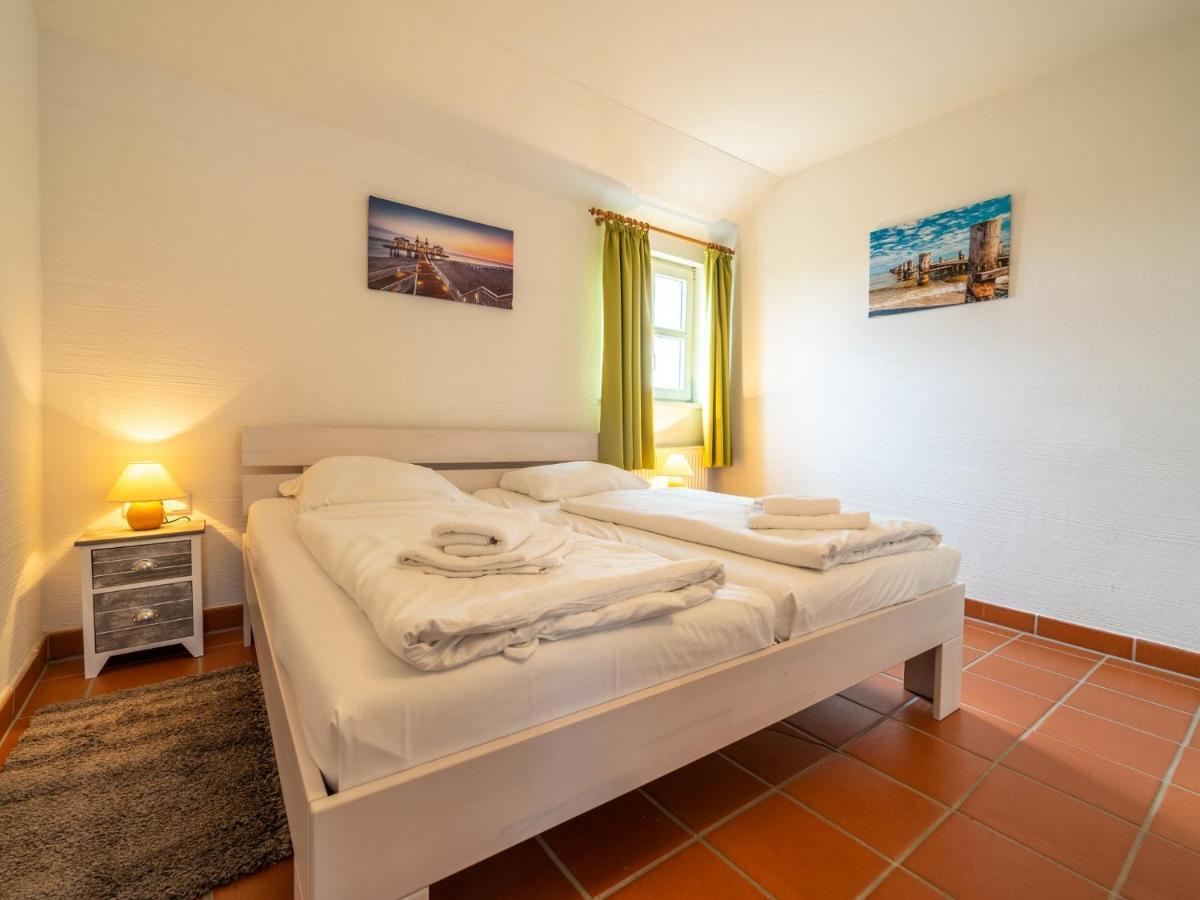 Feriendorf Rugana - Komfort Appartement Mit 2 Schlafzimmern Und Terrasse D03 Dranske Bagian luar foto