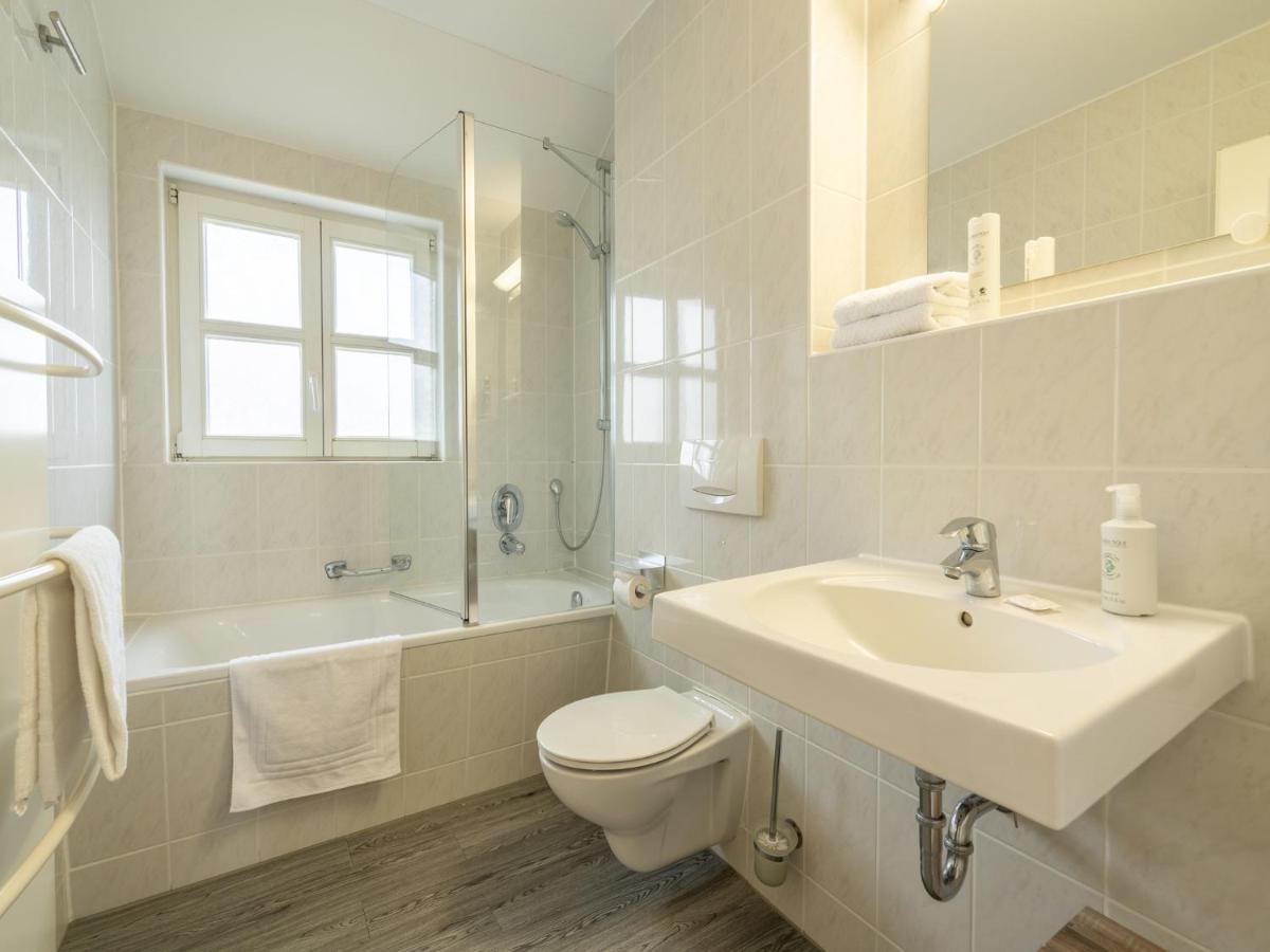 Feriendorf Rugana - Komfort Appartement Mit 2 Schlafzimmern Und Terrasse D03 Dranske Bagian luar foto
